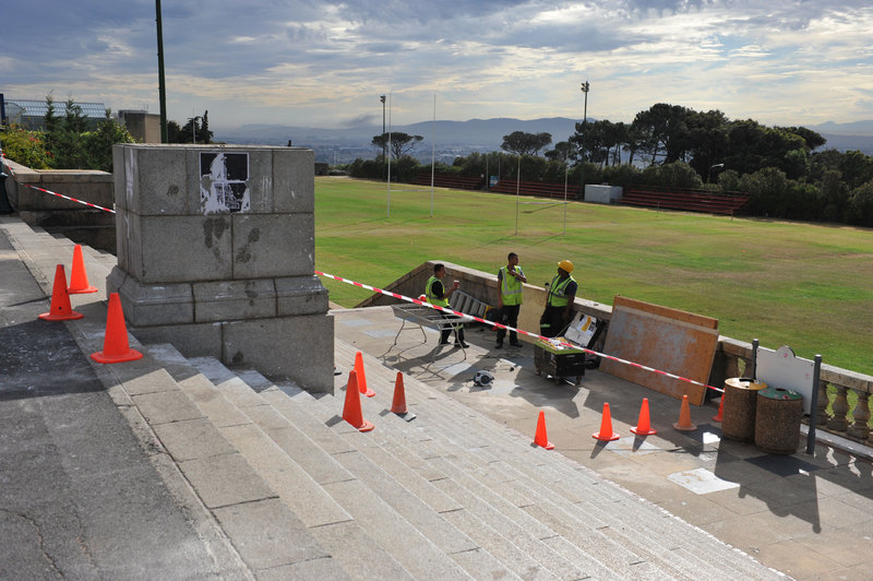 The morning after the Rhodes statue was removed from campus and put in temporary storage, pending a final decision by Heritage Western Cape. Photo by Michael Hammond.
