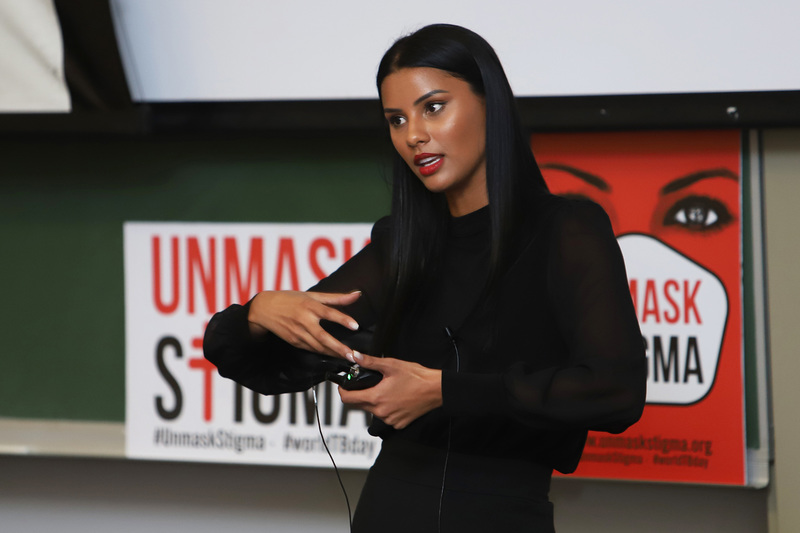 Miss SA Tamaryn Green shares her personal battle with TB with fellow UCT medical students.