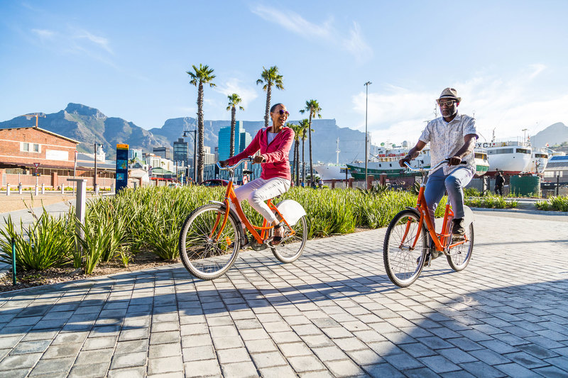 The world&rsquo;s over-60s are set to almost double from 12% to 22% by 2050. That&rsquo;s 2.1 billion elders globally. <strong>Photo </strong><a href="https://www.gettyimages.com/detail/photo/couple-sightseeing-on-hired-bicycles-in-city-royalty-free-image/1234232169?phrase=older%20people%20south%20africa" target="_blank">Getty Images</a>.