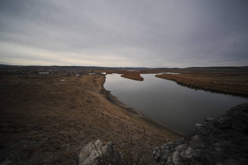 The Selenga River close to the archaeological site Ust-Kyakhta-3 in Russia where the prehistoric human remains crucial to this research were excavated. 