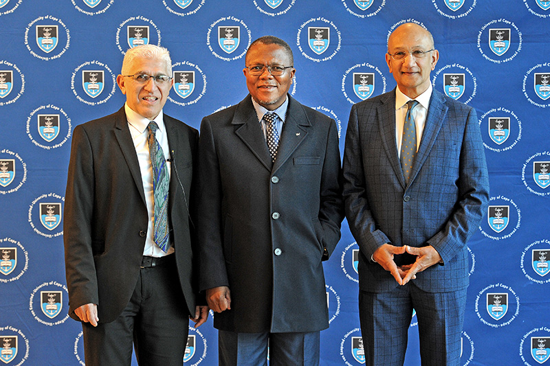 Prof Sakhela Buhlungu (centre) pictured with Prof Azeem Badroodien, chairperson of UCT’s Academic Freedom Committee (left); and UCT VC interim Emer Prof Daya Reddy