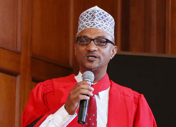 UCT alumnus, Imam Dr Rashied Omar, urged graduands to reflect on the privileges accompanying a higher education qualification a research scholar of Islamic Studies and Peacebuilding.