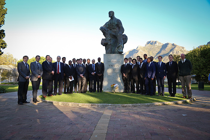 Prior to the Inaugural Field Marshall Jan Smuts Memorial Lecture on September 12, Smuts Hall students and alumni laid wreaths at Smuts' statue in the Company's Gardens last week to mark the 64th anniversary of the former UCT Chancellor's death.