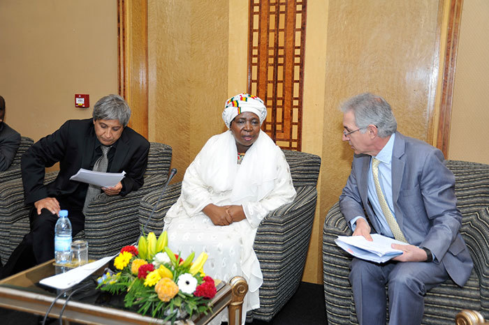 Chair of the African Union Commission, Dr Nkosazana Dlamini-Zuma (middle), gave her support to the formation of the African Research Universities Alliance (ARUA) which was founded this week during the African Higher Education Summit in Dakar, Senegal. Dlamini-Zuma is flanked by co-initiators of the alliance, the Wits University and UCT vice-chancellors, Prof Adam Habib (left) and Dr Max Price. Habib represents the south of Africa in the alliance's founding executive committee, while Price was selected as the ARUA's first chair.