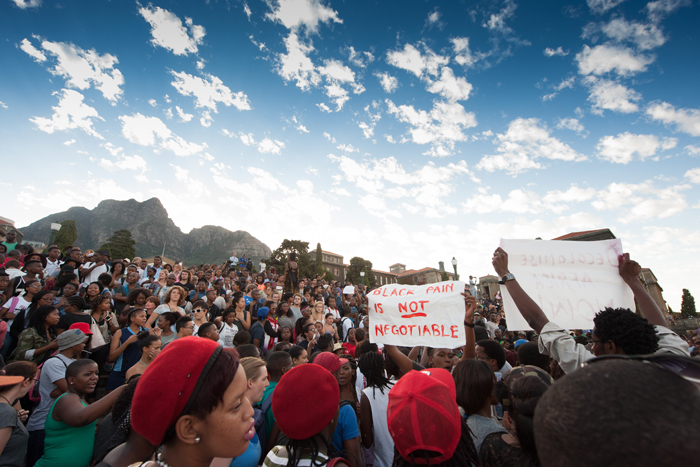 Students gathering on upper campus the day the statue of Rhodes came down. Photo by Roger Sedres.