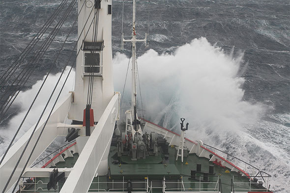 Scientists and students aboard the SA Agulhas II can expect a turbulent, wintry ocean, with temperatures of around -20°C.