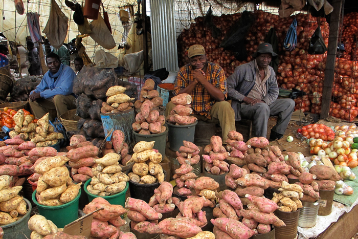 Mbare market, Harare. Photo Shack Dwellers International via flickr.