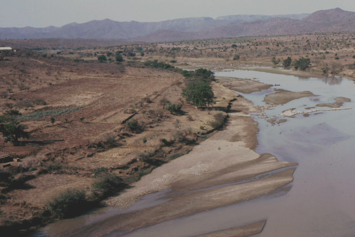 ​​​​​​​Aerial view of Ndondondwane site in KwaZulu-Natal where there is evidence of early ivory working. The site is in the ploughed area on the left of the Thukela River. <b>Photo</b> Tim Maggs.