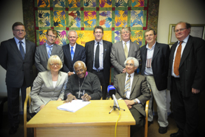 At the signing were (from left, back) Tor Christian Hildan (Norwegian Ambassador), Dr Johnny Johannessen (Nansen Centre, Bergen), Prof Frank Shillington (oceanography, UCT), Dr Neville Sweijd (African Centre for Climate and Earth System Studies, CSIR), Dr Hans Erstad (Institute for Marine Research, Norway), Professor John Field ( MA-RE Institute, UCT), and Dr Lasse Pettersson (Nansen Centre, Bergen). (Front) Prof Berit Rokne (pro-rector, University of Bergen), Archbishop Emeritus Desmond Tutu and Prof George Philander (African Centre for Climate and Earth System Studies, UCT).