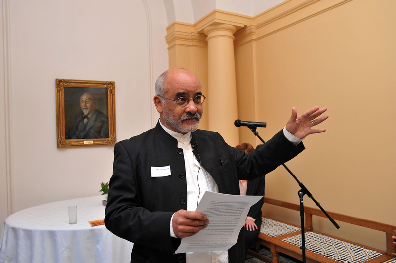 Official honours: Deputy Vice-Chancellor Prof Crain Soudien officially opened the refurbished JW Jagger Reading Room which now houses the Special Collections Section under one roof. 