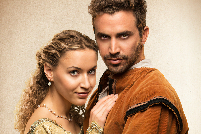 Roxane Hayward (Viola de Lesseps) and Dylan Edy (Will Shakespeare) star in Shakespeare in Love at the Fugard Theatre.