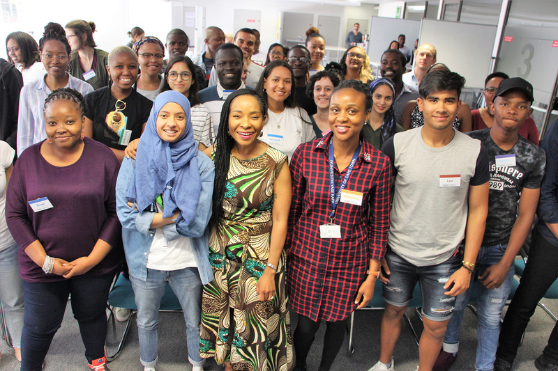 VC Prof Mamokgethi Phakeng joins Design Thinking Week participants for a group photo.