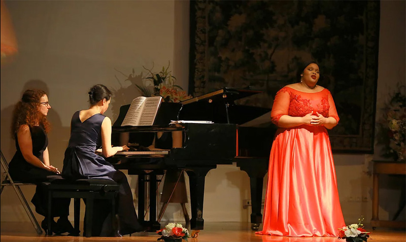 Nombulelo Yende on stage at the 2018 International Competition of Belcanto Vincenzo Bellini in France, where she won the competition’s main and audience prizes for her performance. 