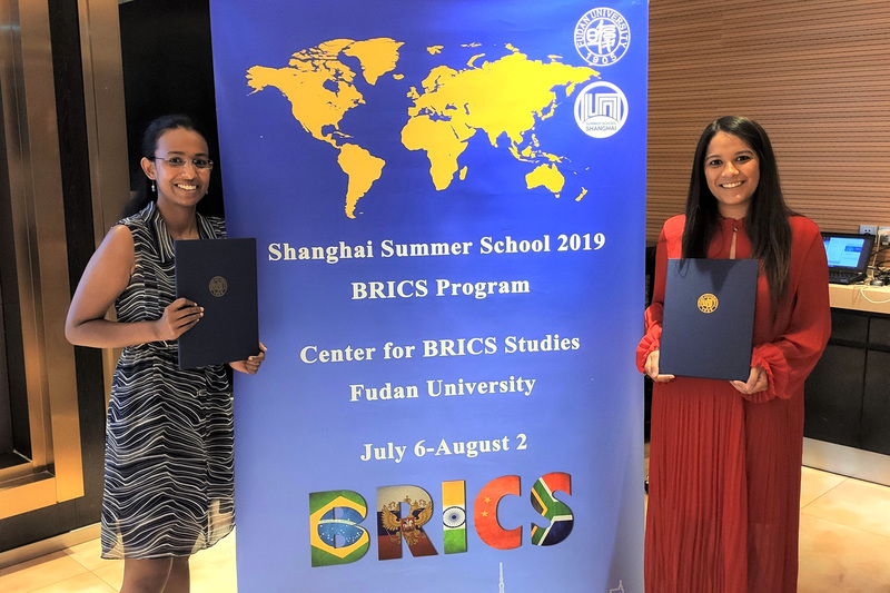 Mandira Bagwandeen (left) and Aaliyah Vayez encourage all UCT students to apply for the annual Summer School.