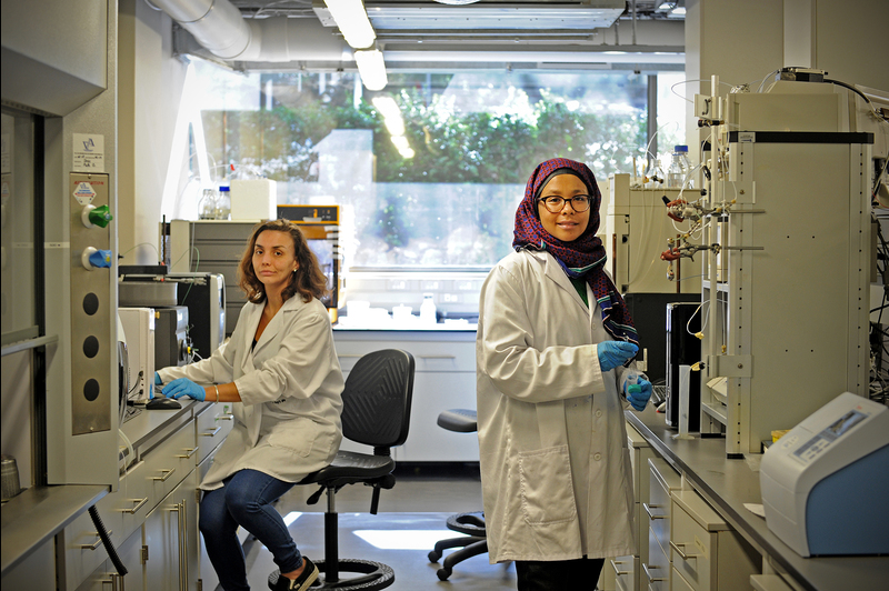 Ana Ebrecht (left) and Naadia van der Bergh are part of a team of researchers from UCT and UFS that achieved a remarkable feat in the field of structural biology.