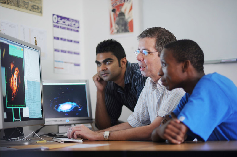 Prof Erwin de Block (middle) has been awarded a highly sought-after ERC Advanced Grant.