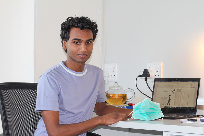 UCT electrical engineering student Rowyn Naidoo’s cost-effective smart UVC light system design could simplify the sanitisation of large and small venues, such as lecture halls and classrooms.