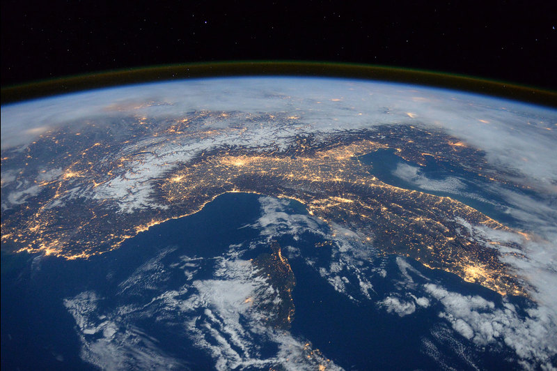 “Our postgraduate students have scooped some of the top student awards and prizes in the space world.” – Prof Peter Martinez, the first African winner of the Frank J Malina Astronautics Medal. <strong>Photo </strong><a href="https://pxhere.com/en/photo/826635" target="_blank">Pxhere</a>.