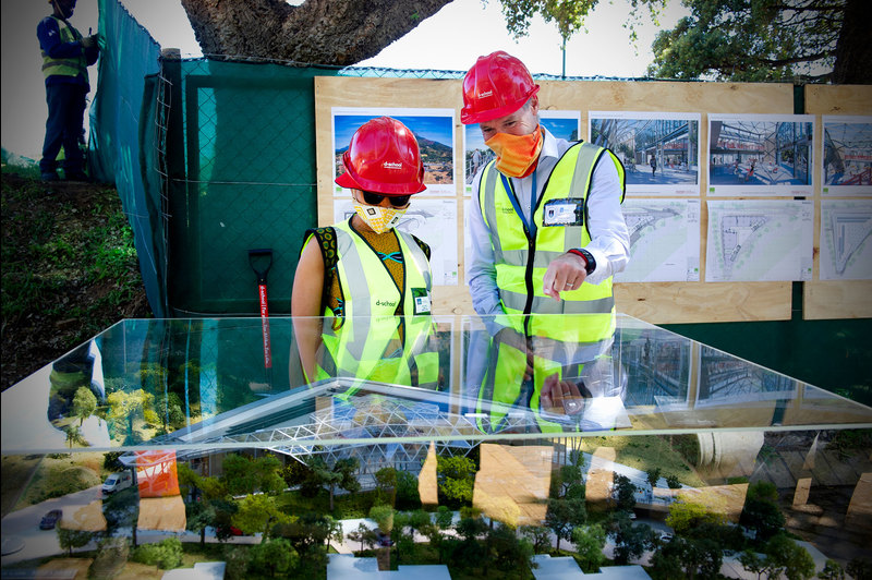 The founding director of the d-school, Richard Perez, points out some of the building’s design features to VC Prof Mamokgethi Phakeng.