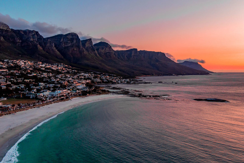 The OC-NET Programme provides a platform to actively pursue a truly transdisciplinary approach to promote the implementation of the Sustainable Development Goals in ocean cities.<b> Photo</b> <a href="https://unsplash.com/@asadslink?utm_source=unsplash&amp;utm_medium=referral&amp;utm_content=creditCopyText" target="_blank">Jaman Asad / Unsplash</a>.