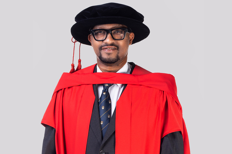 Alumnus Dr Sipho Mfolozi capped the end of a 21-year journey as a registered UCT student when he became the country’s first PhD in forensic pathology. He completed his PhD through UCT’s Division of Forensic Medicine.