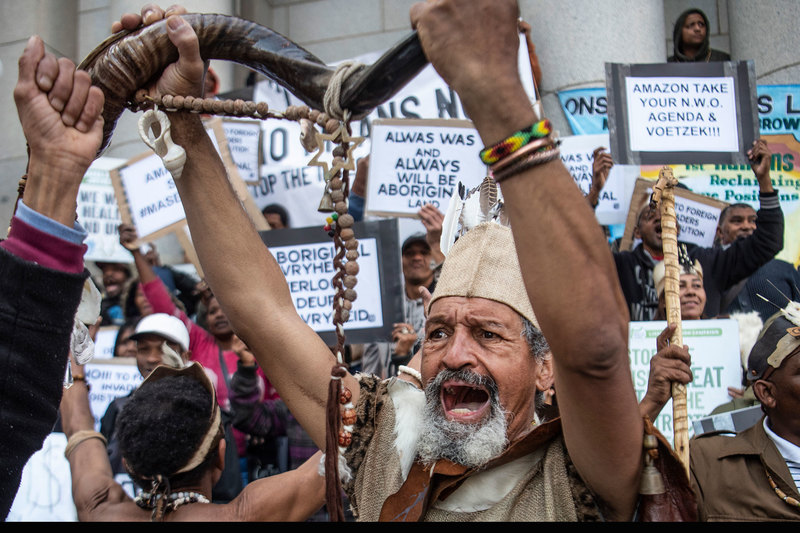 Supporters of the Goringhaicona Khoi Khoin Indigenous Traditional Council at the Western Cape High Court on 27 July 2022 in Cape Town.