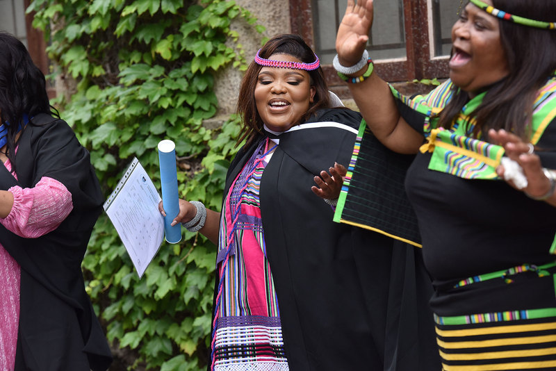 The graduation ceremony on the morning of 14 December opened the summer graduation season: a two-day, four ceremony event that will see 1 496 graduands from UCT’s six faculties hooded and capped on the steps outside Sarah Baartman Hall. 