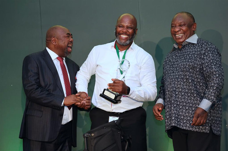 DAD’s Khaya Jack (centre) took top place in his division at the 2023 Presidential Golf Challenge. <b>Photo</b> Supplied.