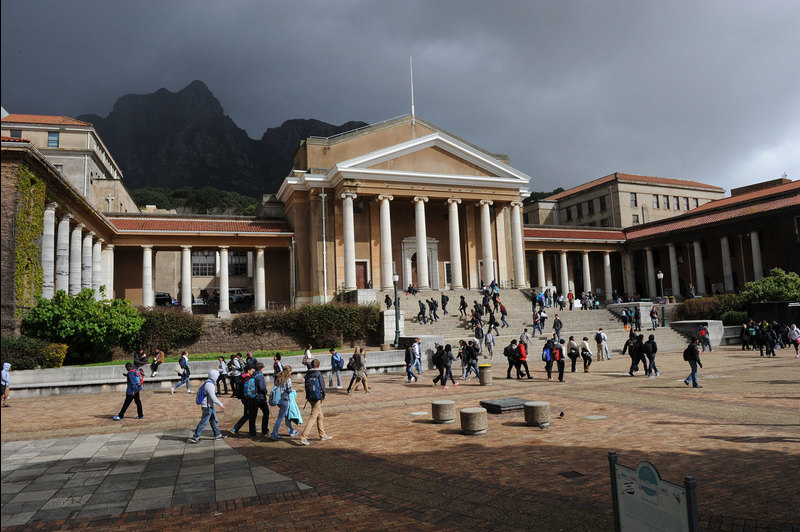 The COVID-19 health crisis and inequalities in tertiary education in South Africa shed light on student retention at university level in 2020 and academic performance in 2020 and 2021.