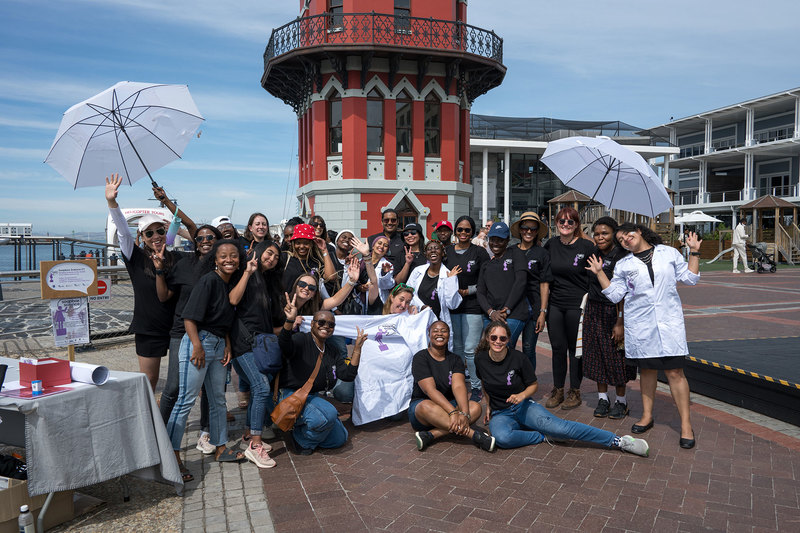The Soapbox Science group of speakers, coordinators and volunteers that made the Soapbox Science event possible.