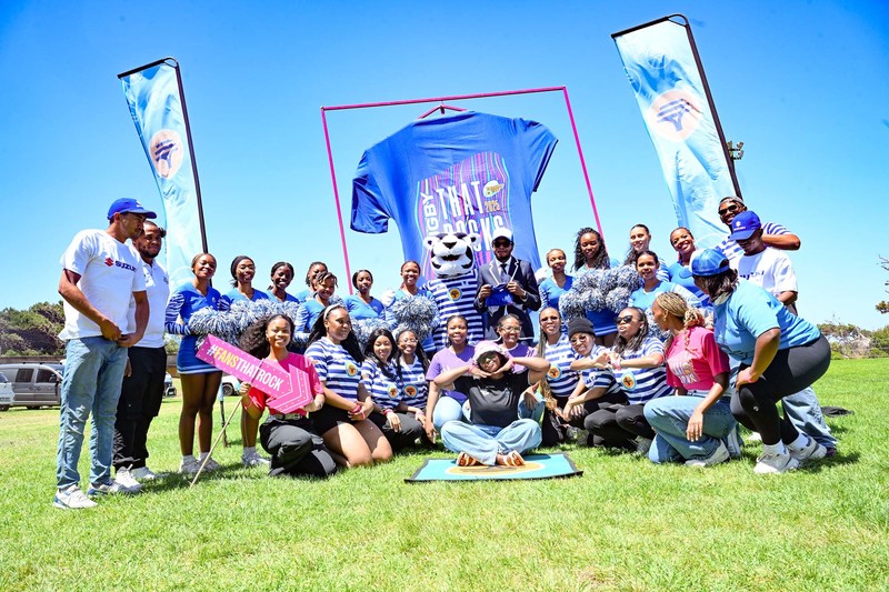UCT Vice-Chancellor Prof Mosa Moshabela (centre) joined the Ikeys at the unveiling of the supporters’ T-shirt for the 2025 Varsity Cup.