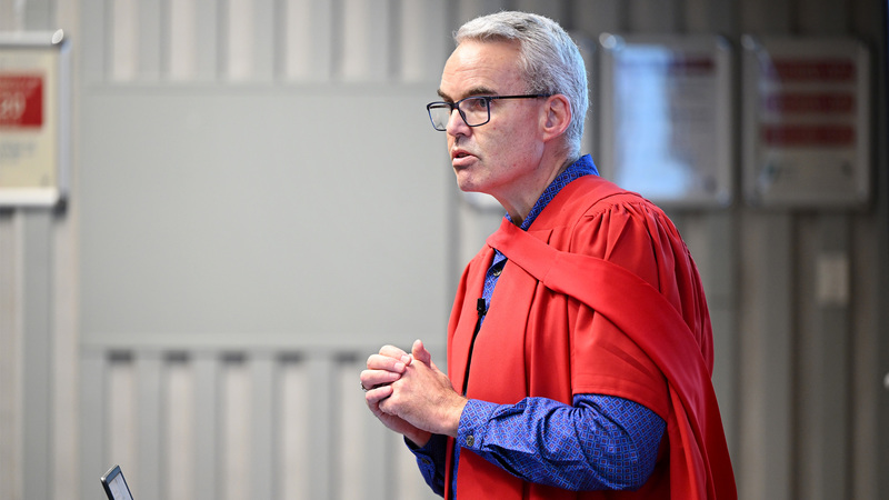 UCT’s Prof François Cilliers delivered a thought-provoking inaugural lecture on 9 April, calling for the Global South to craft its own education models.