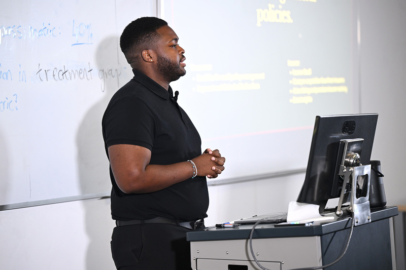 Darryl Nyamayaro presents on behalf of his team, iDini.