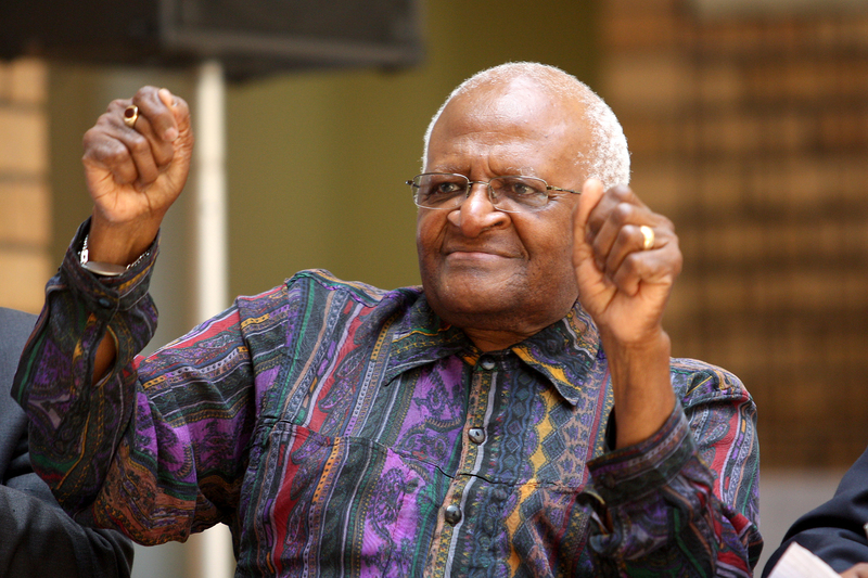 Archbishop Emeritus Desmond Tutu received the Fetzer Prize for Love and Forgiveness and gave a public talk on "Reconciliation in South Africa: Are things falling apart?" at UCT on 4 December 2009.