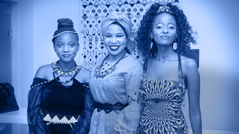 Dr Precious Moloi-Motsepe (centre) with members of the SRC <b>Photo</b> Lerato Maduna.