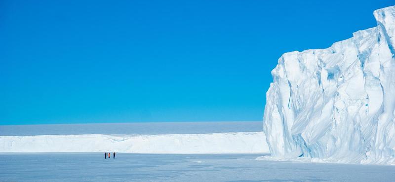 The Weddell Sea Expedition is a joint venture between organisations in the United Kingdom, the Netherlands, South Africa and New Zealand.<b> Photo</b> Daniel Schilperoort.