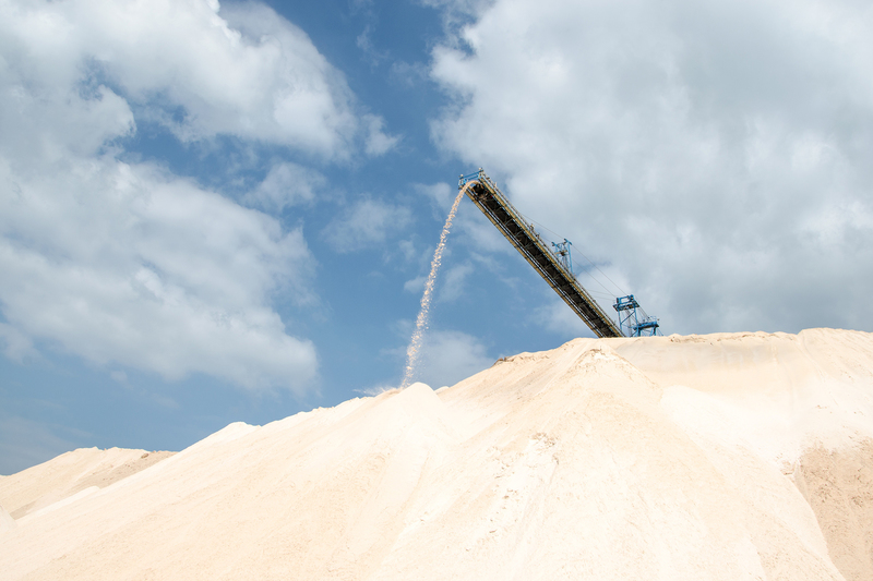 The fine mineral particles in mine dust can cause lung disease and other respiratory problems, like asthma, when they are inhaled. A new network based at UCT hopes to come up with solutions to this problem.