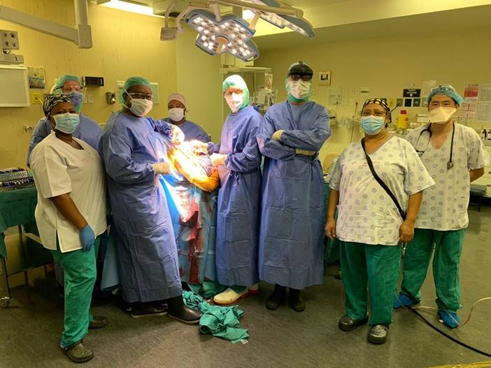 From left: Floor nurse Zanele Msomi, Mr Riaan Kruger, Dr Ntambue Kauta, Sister Lungisa Ndevu, Professor Basil Vrettos, Professor Stephen Roche, Sister Portia Julies, Dr Chenn, [not pictured] Dr Felipe Montoya and Mr J Myers.