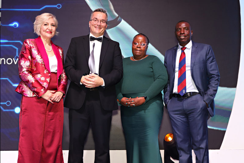 Prof Patrick Woudt accepts the 4IR Special Annual Theme award on behalf of IDIA. He is pictured with the former South African Medical Research Counctil (SAMRC) president and CEO, Prof Glenda Gray, Dr Mmboneni Muofhe, deputy director-general: Socio-Economic Innovation Partnerships, and Gugu Zwane, deputy director-general: Institutional Planning and Support from the Department of Science and Innovation. 