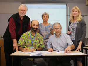 (back) Prof Jim Cochrane (UCT), Prof Lucy Gilson (UCT), Dr Teresa Cutts (US), (front) Prof Leslie London (UCT) and Dr Gary Gunderson (US)