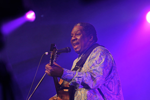 Vusi Mahlasela