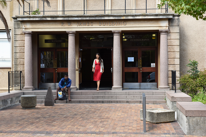 It is uncertain where the pink granite
adorning the entrance to the RW James Building comes from, but it is believed to have been imported from Italy.