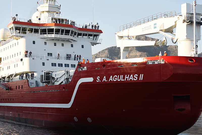 SEAmester 2017 invited 48 marine science students from 14 different institutes across South Africa to board the SA Agulhas II for 12 days at sea. The programme included a number of UCT students. 