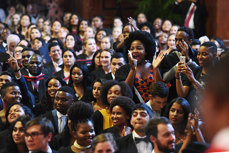 The final graduation for 2017 took place on Wednesday 20 December. More than 1 420 graduands, including 112 PhD candidates, were capped in three ceremonies in Memorial Hall. 