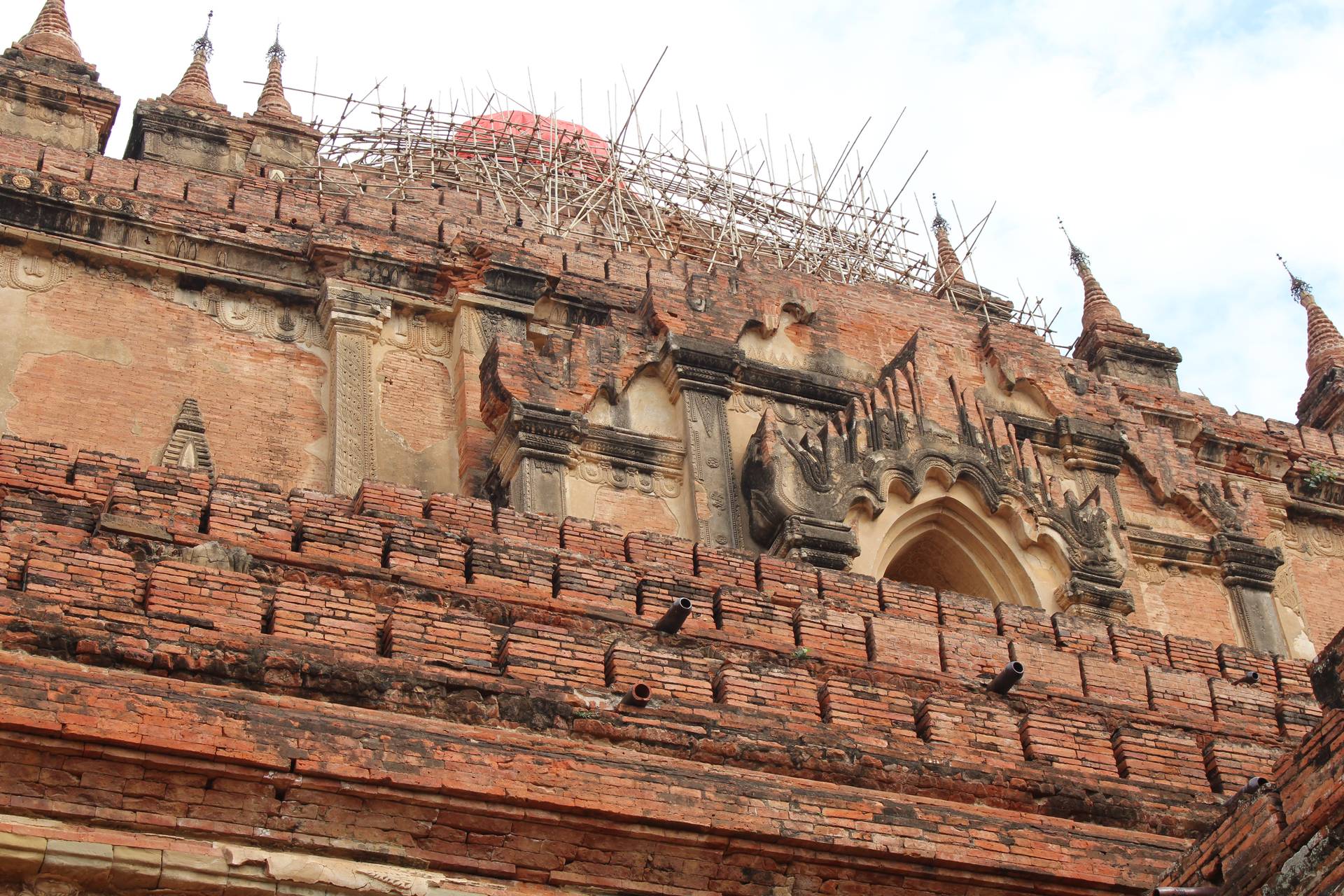 The daunting way up, with the unnerving prospect of having to climb the bamboo scaffolding with bare feet while carrying an extremely expensive laser scanner in one hand.