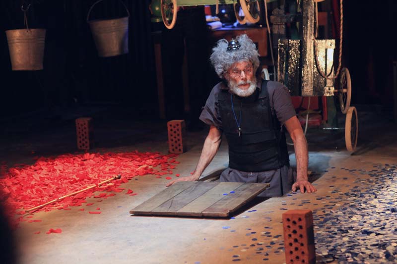 Artist and performer John Nankin’s Death and Utopia (aka The Young Pioneers), presented at Tamboerskloof Farm, centred on a cranky old man preoccupied with the end of time. He shared the stage with “two optimistic Young Pioneers and their utopian manifestos for the future”. 