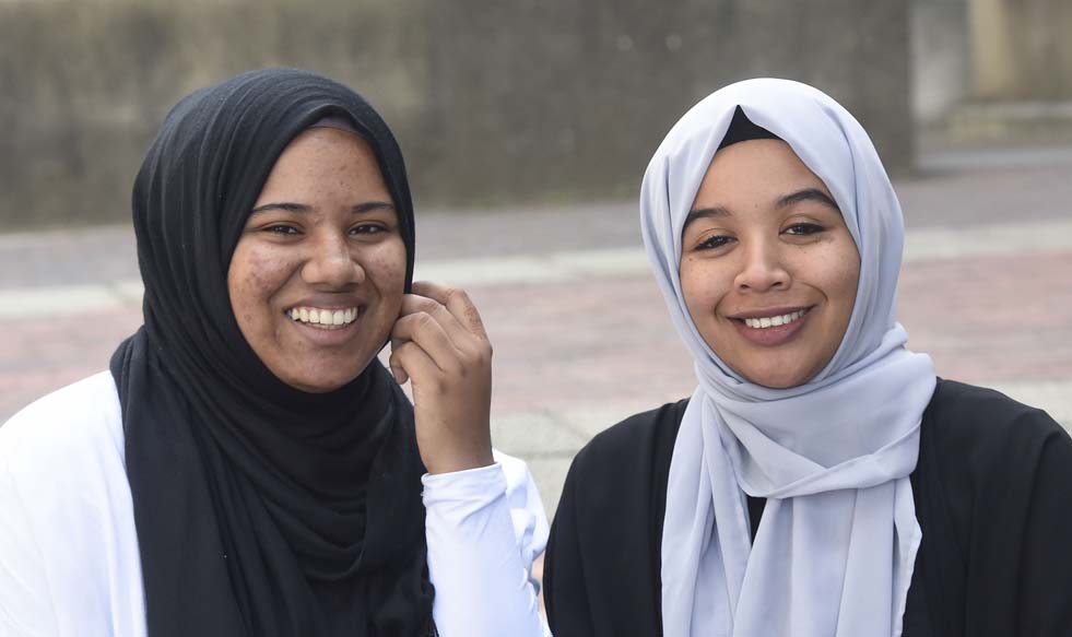 Raghmah Brown (left) and Thaafirah van der Schyff