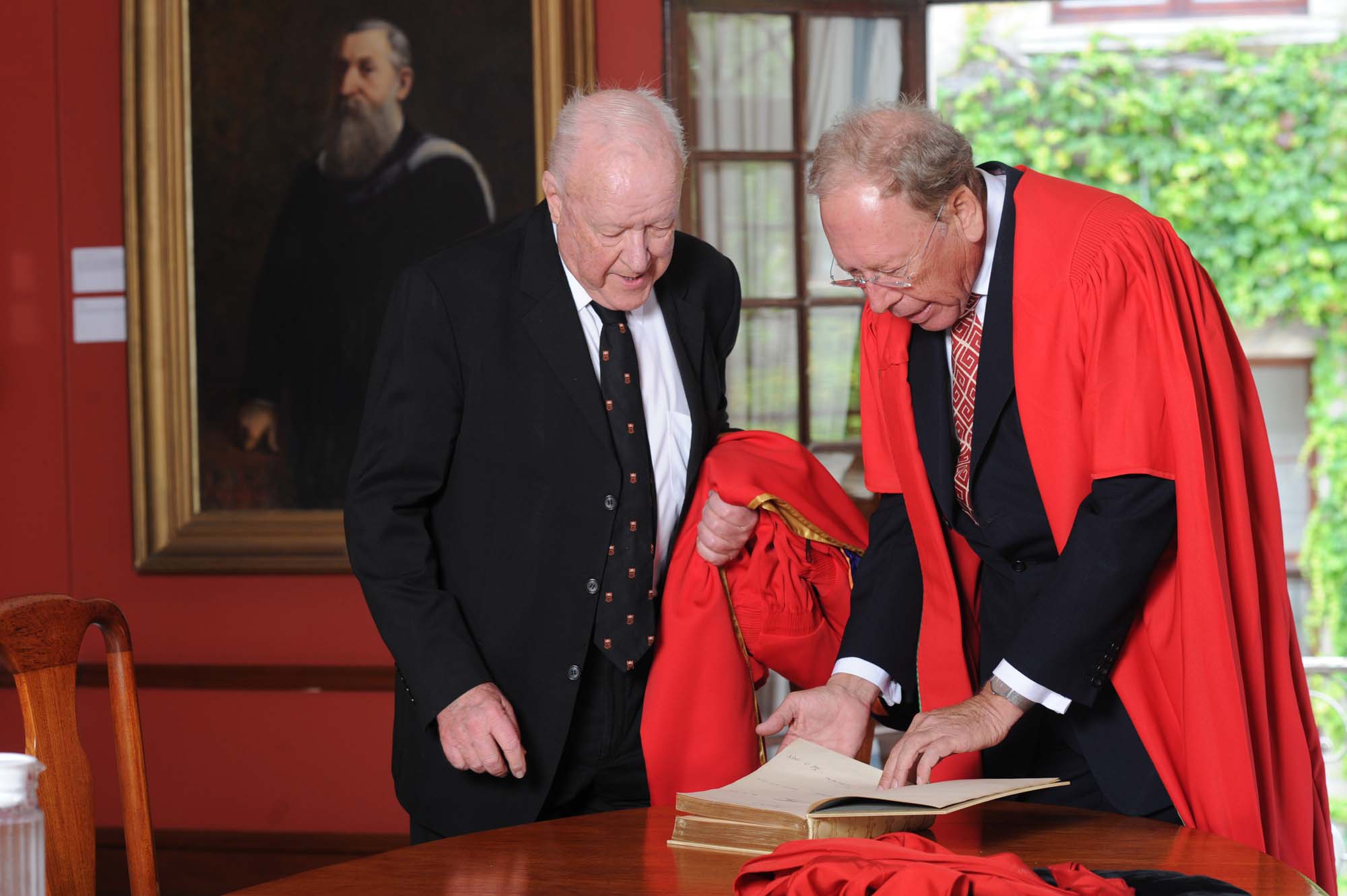 Behind the scenes with inventor, entrepreneur and philanthropist Dr David Potter, who was bestowed a Doctor in Engineering Science (<i>honoris causa</i>) at a graduation ceremony on 13 December 2011.