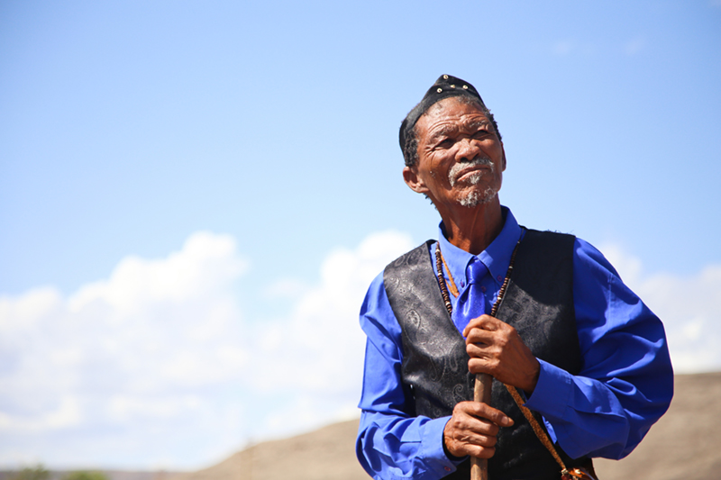 UCT on their 5th visit to the Sutherland community in February. The Sutherland Reburials Project, involving nine sets of San and Khoe skeletal remains unethically obtained by the UCT’s medical school between 1926 and 1931, provides a precedent for shaping national policy on historic reburials.