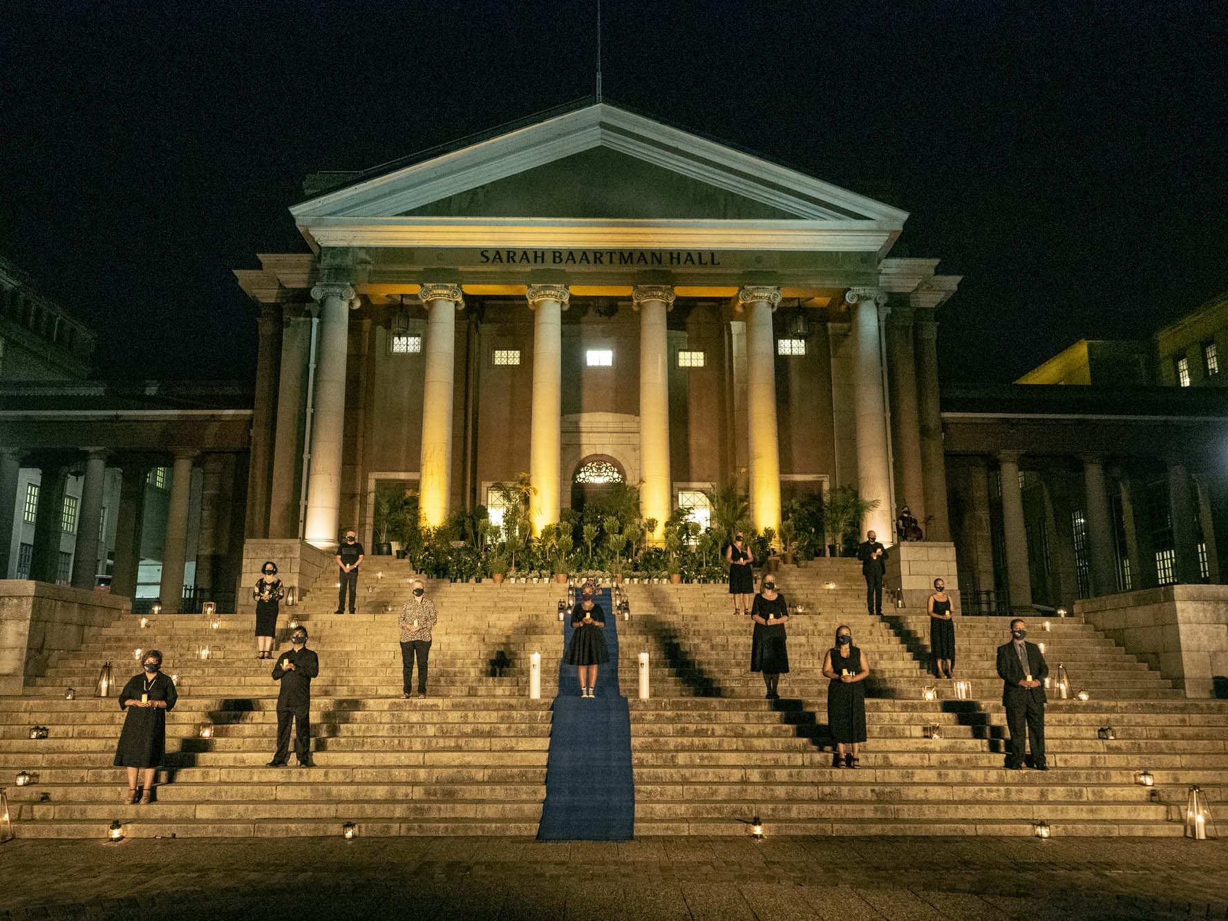 A commemorative candle lighting ceremony took place at Sarah Baartman Hall steps on upper campus. The vice-chancellor, together with the executive team and the deans of faculties, gathered for a moment of silence to observe a year since the country went into lockdown.
